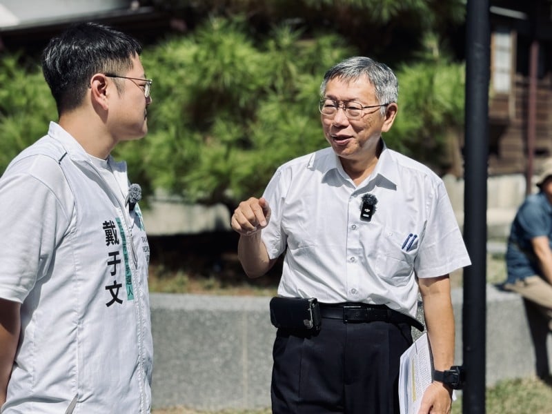 柯文哲連兩日花蓮掃街力挺愛徒戴于文 盛讚「同齡政治人物沒人比他更有思想」