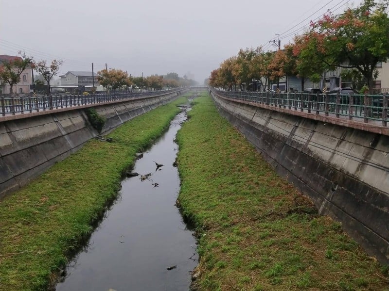 打破行政界線！邱展謙提「吉花共榮」水岸新政　打造七腳川溪四季生活廊道    攜手花蓮市公所推動跨域治理　結合文創市集、星光夜跑及親子走讀，讓七腳川溪成為雙城共享的水岸客廳