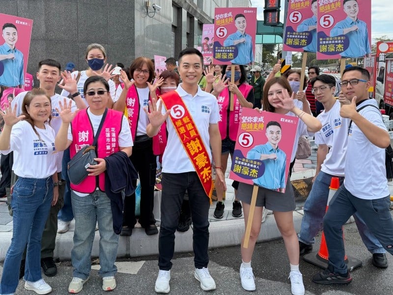 無黨籍花蓮縣議員第一選區候選人謝豪杰抽中5號
