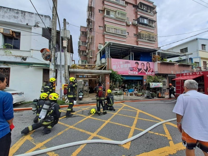 北昌自強路594巷內華廈驚傳火警