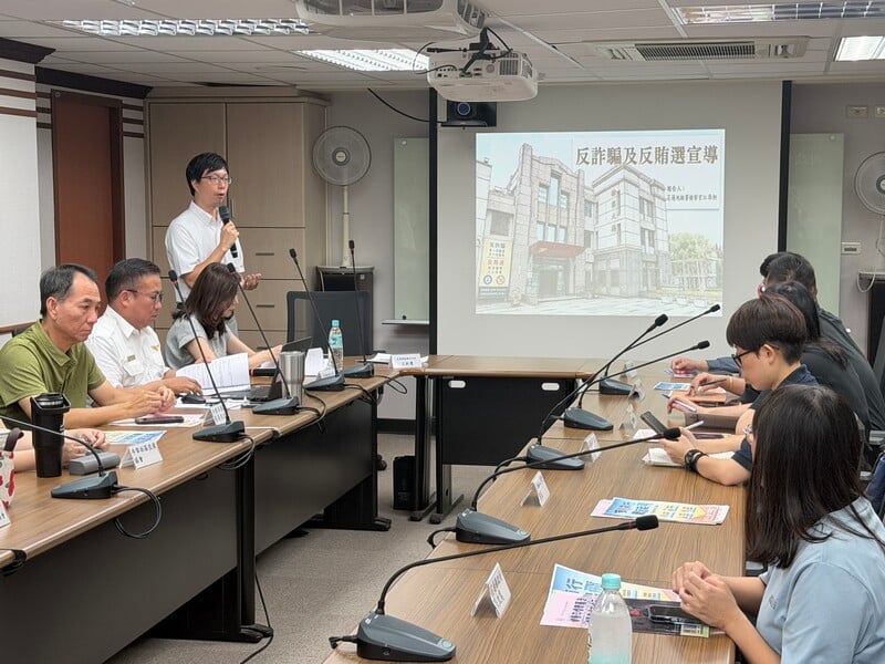 圖一花蓮地方檢察署檢察官江昂軒於新住民關懷網絡會議進行反詐騙及反賄選宣導_0_292708b5187d7e4d.jpg