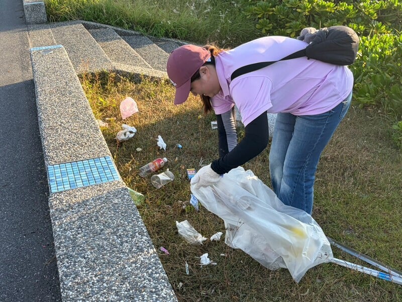 LINE_ALBUM_1151017全國公益日太平洋公園淨灘活動_261017_16_0_15fae14b86dc9a74.jpg