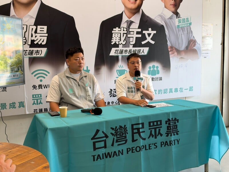 LINE_ALBUM_生育育兒友善政策記者會_261013_1_0_82dc756cf12fcc38.jpg