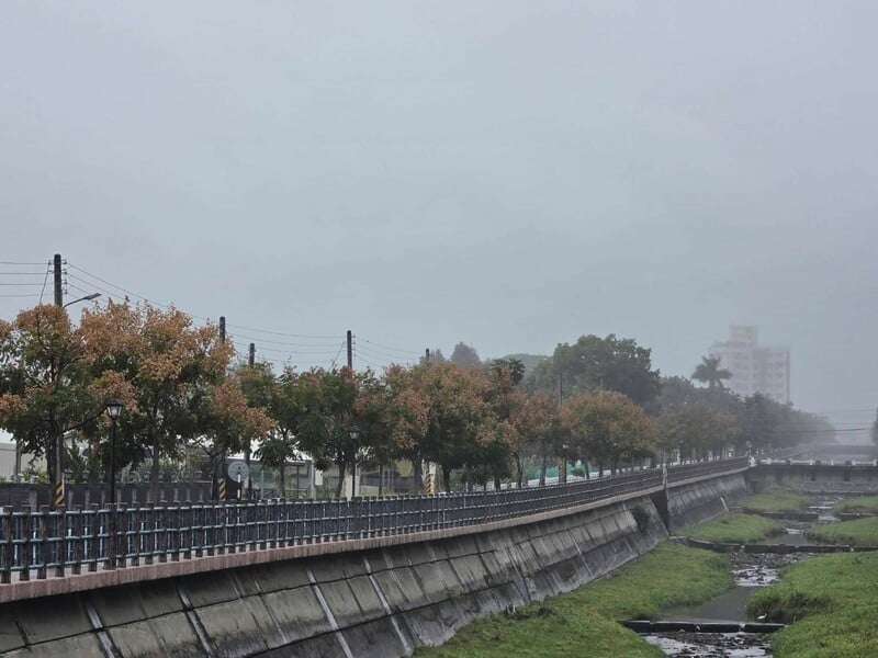 邱展謙1026002_1a0b81dcbf4d72ef.jpg