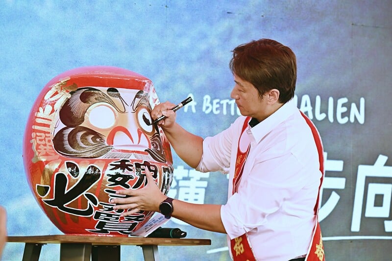 魏嘉賢0006_16d2d7e9bd298c34.jpg