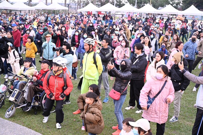 LINE_ALBUM_1131214_珍惜資源愛地球漫步走_魏嘉彥與鄉親一起走出戶外享健康_241215_25_06a68.jpg