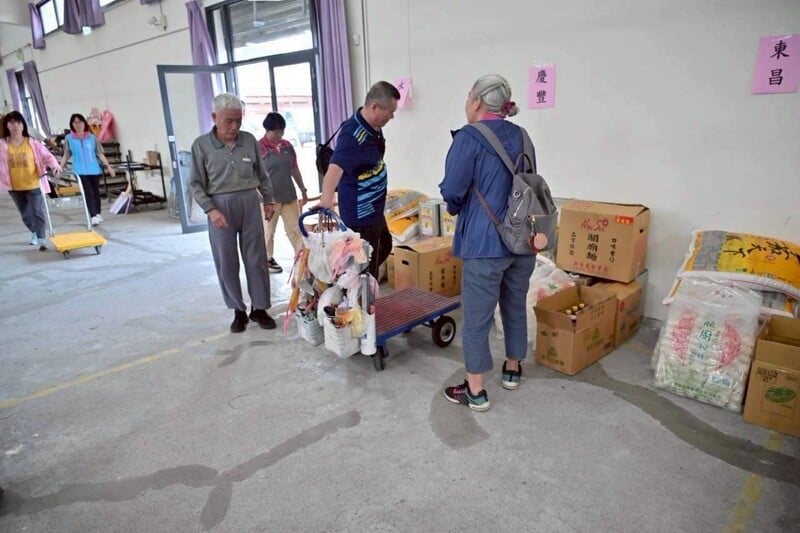 LINE_ALBUM_115.04.06游淑貞感謝志工共伴長輩在地安養籌募資源厚實吉安鄉長者照護量能_260407_6_0318d.jpg