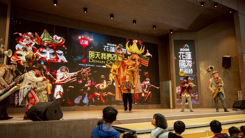 LINE_ALBUM_115.05.10.-法國巨偶現身吉安_游淑貞致力打造沈浸式體驗藝文活動_260511_11_5e443.jpg