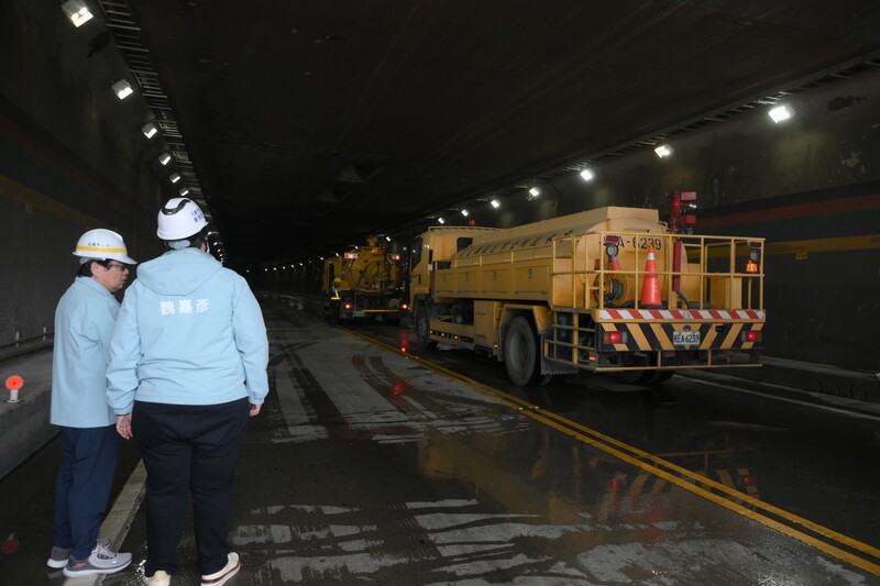LINE_ALBUM_1230北濱外環道養護單日執行完畢_不影響跨年車流_241230_1_9102c.jpg