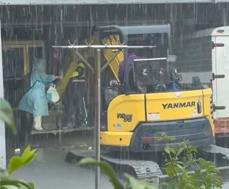 受困婦人02_ec88c.jpeg