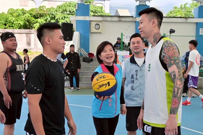吉安鄉長盃三對三籃球賽熱血開打_游淑貞攜青年會推動體育運動風潮027_ed0bd.jpg