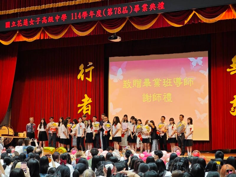 家長會楊政道董事長致贈謝師禮_0_7c84d.jpg