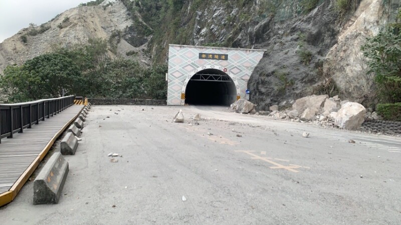 崇德隧道北口0403地震後_0_417d2.jpg