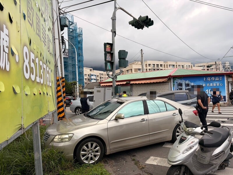 新城連環撞03_561c4.jpeg