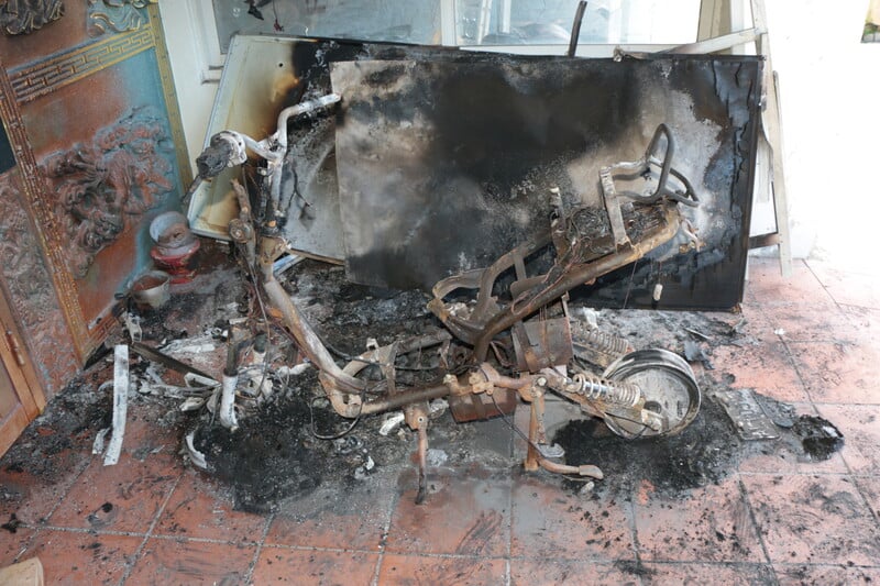 火燒電動車03_af424.jpg