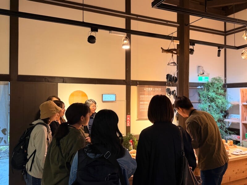 策展人賴冠羽與交流團分享林保署山林製造品牌概念_0_23221.jpg