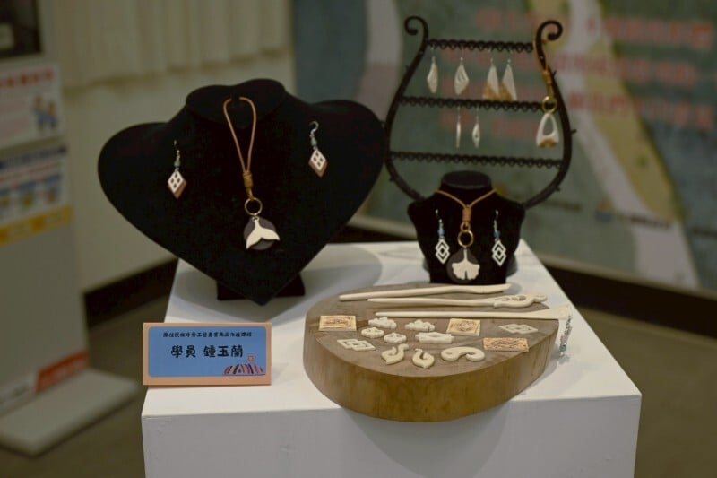AA-0608161508951_dd221.jpg