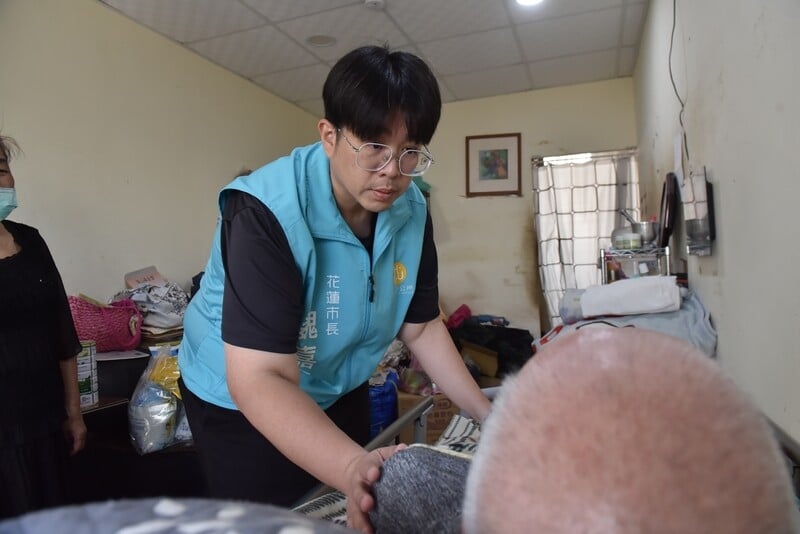 LINE_ALBUM_0523物資關懷生活陷困戶_250523_3_613a9.jpg